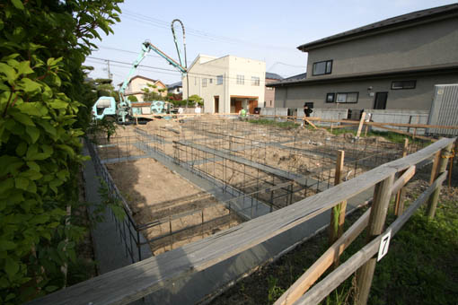 Q1泉の家09:ベース、配筋_e0054299_11181210.jpg