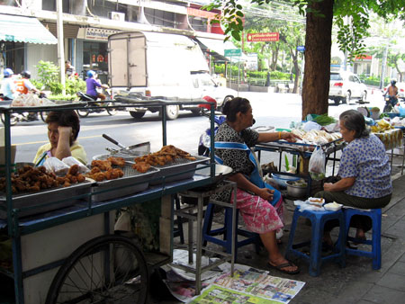 タイの奥さんは、楽ち~ん♪_a0047200_2246293.jpg