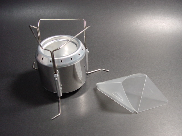 alcohol stove 【鎧】 ちび 海を渡る // ベーさんからの便り_f0113727_518894.jpg