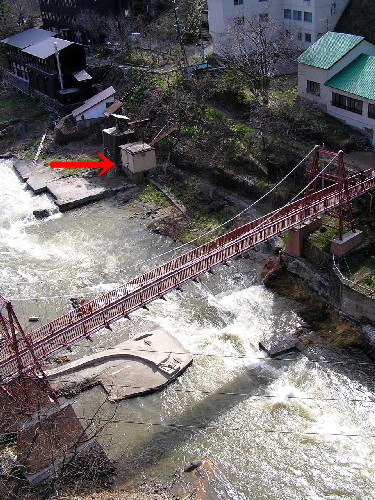 渓光荘跡（高山温泉）と源泉放出湯_a0067991_142952.jpg