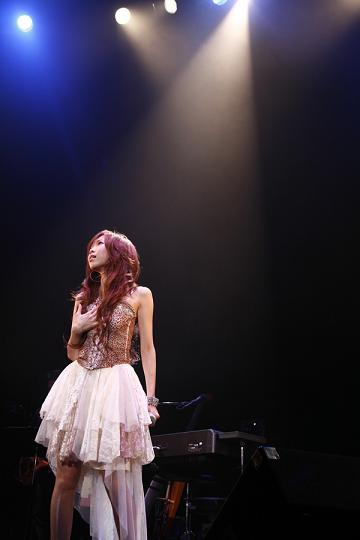 タイナカサチ初のワンマンライブ「LIVE 2007 ～Dear...～」大成功!!_e0025035_13533721.jpg