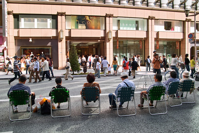 東京銀座の歩行者天国ですが。_d0069398_0573731.jpg