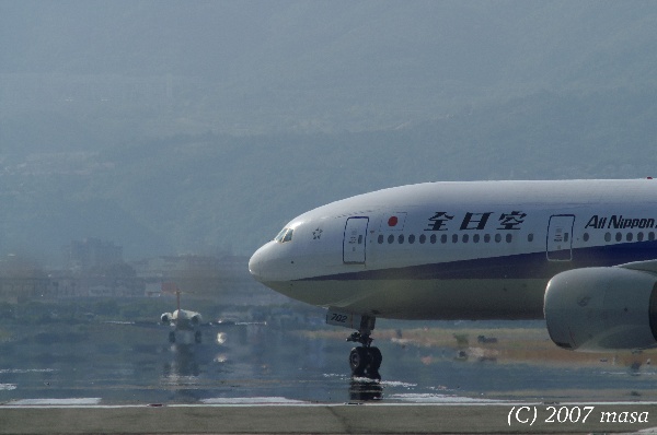 Osaka International Airport 32L_f0063363_1853468.jpg