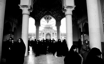 イランの「偏執狂時代」米女性学者をスパイ容疑で投獄_d0123476_823939.jpg