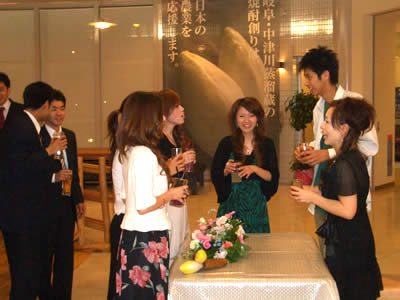 ちこり村で結婚式の二次会_d0063218_994451.jpg