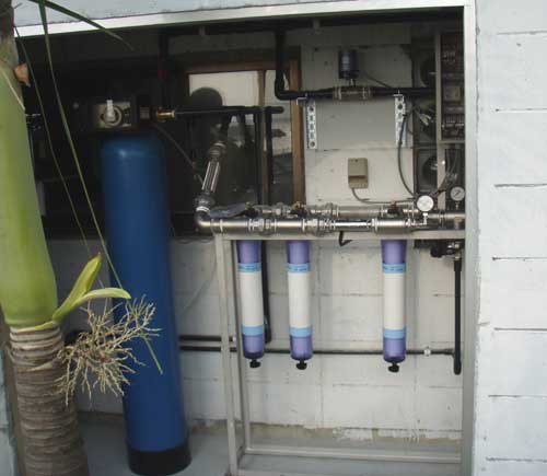 よしまる荘 大型軟水器 導入中_d0113459_181518.jpg