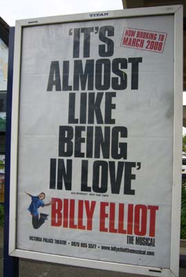 【\'07英国旅行】5月24日 Billy Elliot The Musical＠Victoria Palace Theatre_b0017256_22243369.jpg