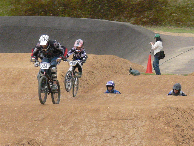 2007JBA定期戦R-2　VOL6　BMXオープンクラス予選画像垂れ流し_b0065730_19475076.jpg
