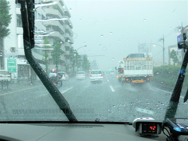 大雨..._b0065730_23283229.jpg