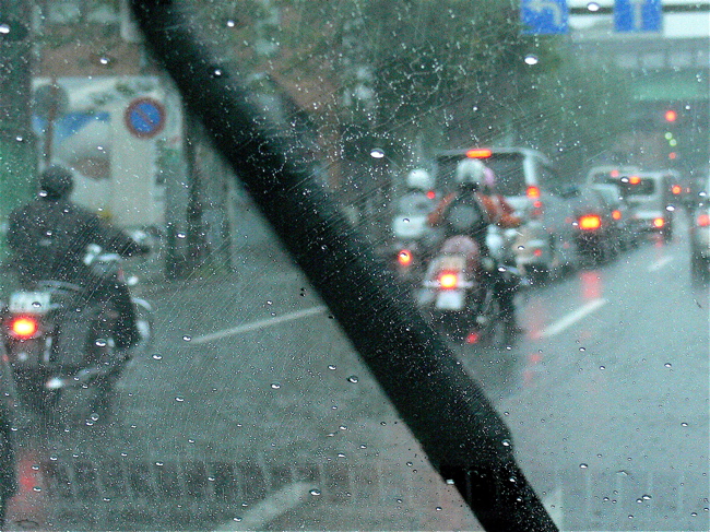 大雨..._b0065730_23303475.jpg