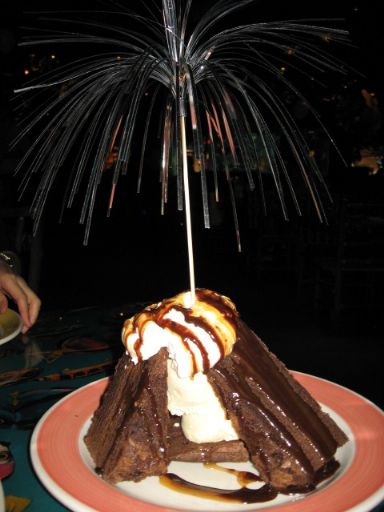 チョコレートケーキ対決_e0101819_105076.jpg