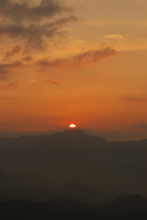 山頂に落ちる夕陽～手稲山_f0116528_2137109.jpg