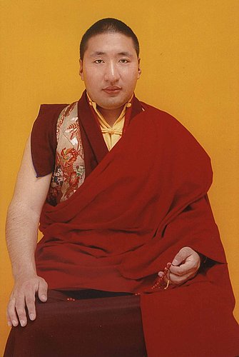 金玉山中白玛王旧译噶陀慈悲怙大恩上师扎巴尊于师足下我顶礼 札巴