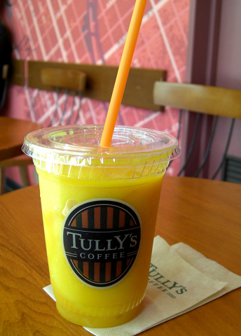 【TULLY\'S COFFEE】seasonal menu マンゴータンゴ　スワークル_c0018803_2233547.jpg