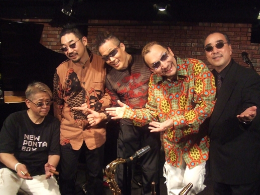 今や日本一のビジュアルバンド!_d0115919_394559.jpg