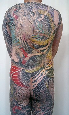 本日の刺青画像◇ 「菊龍」です。 : 刺青「初代 彫あい」/和彫り