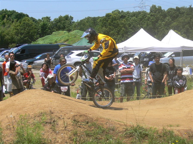 2007JOSF緑山６月定期戦VOL4　BMXエキスパートクラス予選の画像垂れ流し_b0065730_19463269.jpg