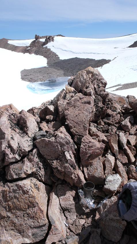 【鎧】ちび 海を渡りシャスタ山を登る!_f0113727_4465071.jpg