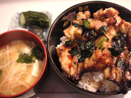 夜のご飯:鳥へいの鳥丼スペシャル_f0053279_0534548.jpg