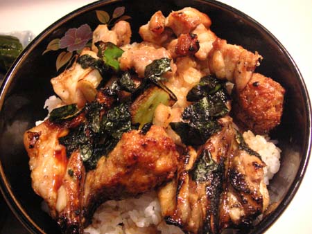 夜のご飯:鳥へいの鳥丼スペシャル_f0053279_054029.jpg