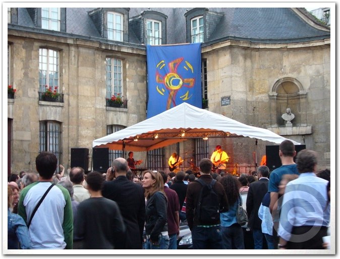■LA FETE DE LA MUSIQUE音楽祭（パリ）_a0008105_2010232.jpg