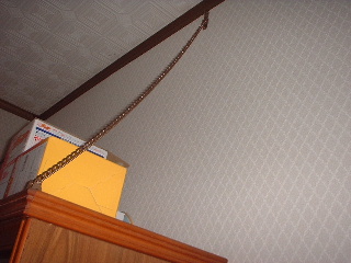 家具転倒防止器具の設置_f0031037_1762080.jpg