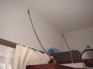 家具転倒防止器具の設置_f0031037_1763352.jpg