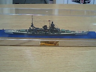 ＜Navis-Neptun＞1/1250 ドイツ戦艦シャルンホルスト_a0095738_1124771.jpg