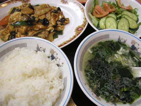 華味屋の豚とキクラゲの炒め物 定食_f0053279_11324122.jpg