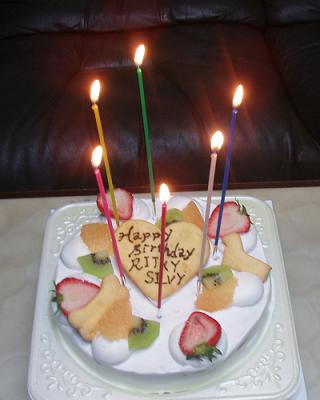 お誕生会_d0095860_2333208.jpg