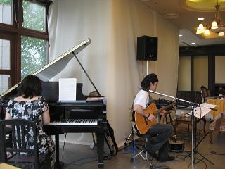 北菓楼本店フロアコンサート_d0102413_7472370.jpg
