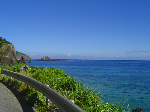 トンネルを通らずに海沿いに遠回りしてみると_c0057821_8374772.jpg