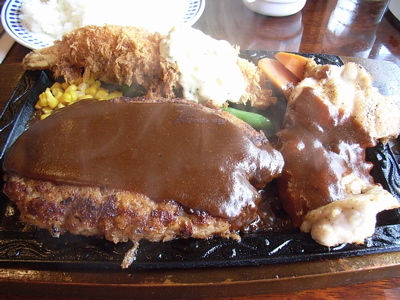 魔法のハンバーグ 奇跡のタルタル オニ凄い洋食屋さんであります 梅島 レストラン花の木 腹一杯食べるであります ゲロロ小隊マルル一等兵