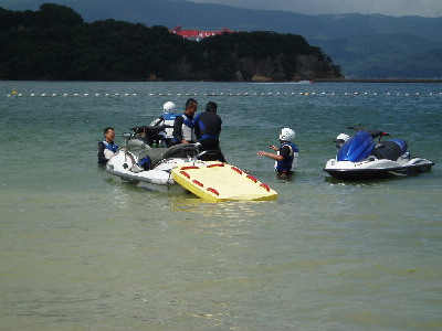海開きと訓練_a0077071_17593560.jpg
