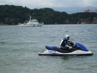 海開きと訓練_a0077071_1853288.jpg