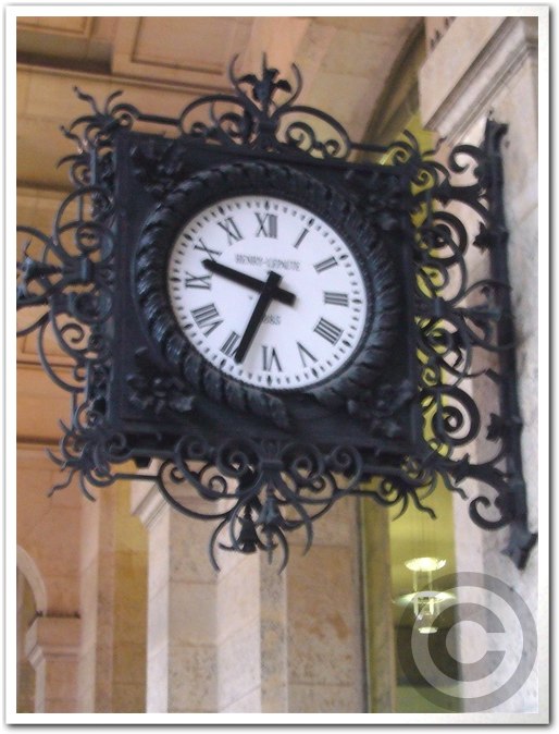 ■街角の時計（パリ）_a0008105_1924191.jpg