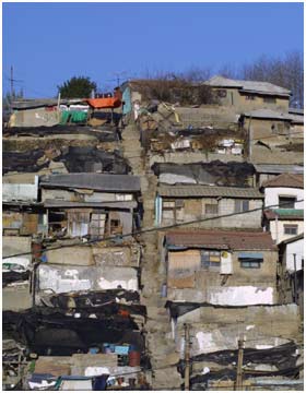 月の町（これも、韓国の現実です） 日本は良い