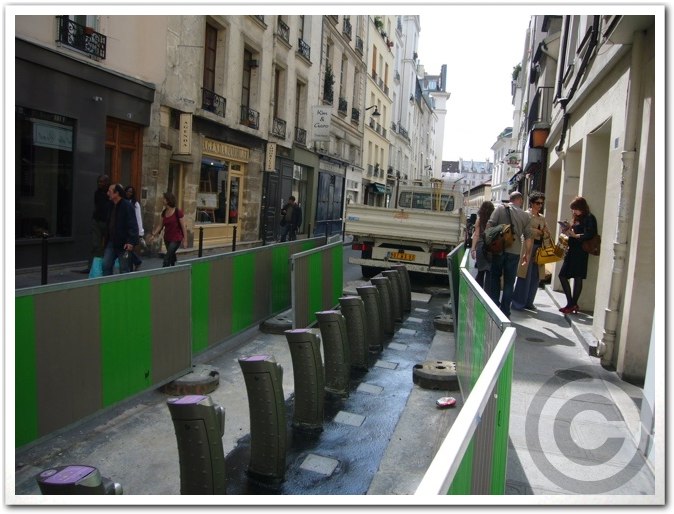 ■RUE DES QUATRE VENTS（75006）サンジェルマン界隈_a0008105_1932453.jpg