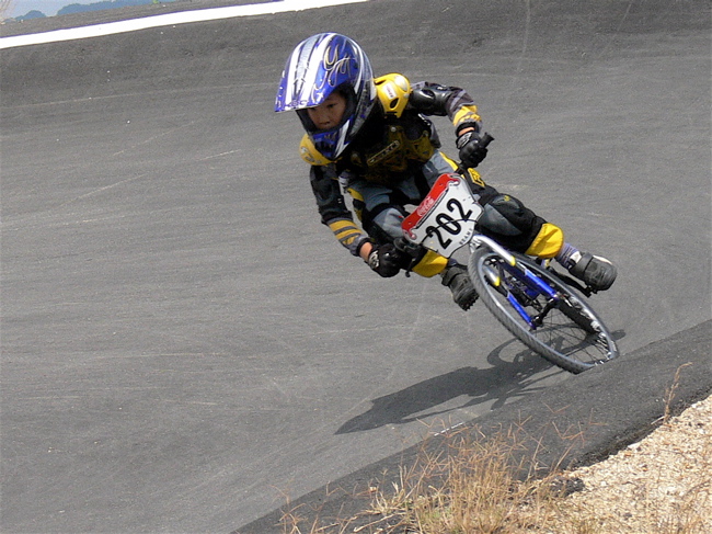 2007JBMXFジャパンシリーズ西日本選手権VOL3 Day1年齢別クラス予選の画像垂れ流しその１_b0065730_206560.jpg