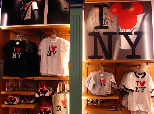 ディズニーのNYグッズ　World of Disney New York_b0007805_6252151.jpg