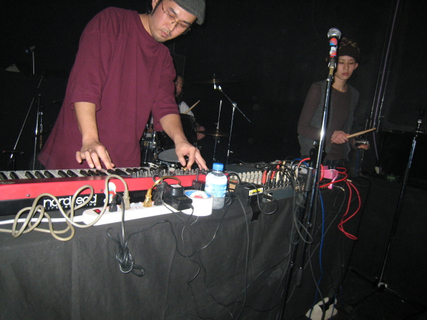 20070130 「SKYLARKIN & WUKOVAH presents スマーフ男組 & SPACE MCEE\'Z」@代官山SALOON_c0086868_2565450.jpg