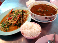 地元の人の食べる料理_f0144385_1871896.jpg