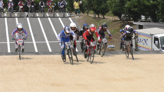 2007JBMXFジャパンシリーズ西日本選手権VOL7 Day1ボーイズ７〜８、９〜１０クラスの決勝画像垂れ流し_b0065730_2263444.jpg