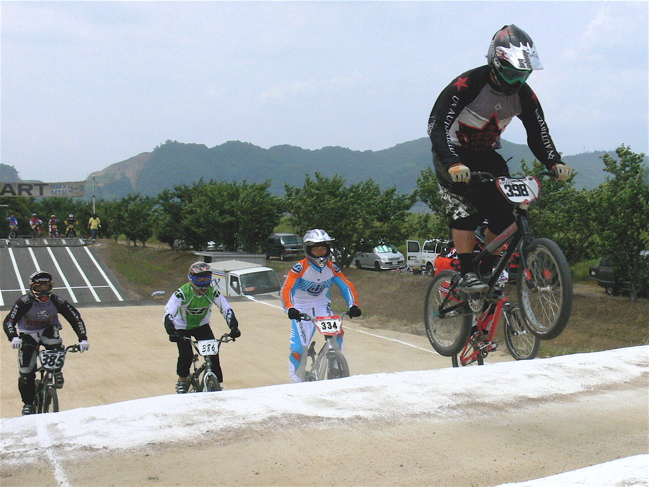 2007JBMXFジャパンシリーズ西日本選手権VOL9 Day1　B15〜16、17〜24、２５才クラスの決勝画像垂れ流し_b0065730_2124829.jpg