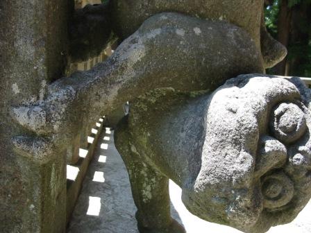 岩木山神社の狛犬 ろ 弘前市百沢 あちゃこちゃばやばや 岩木山神社の狛犬 ろ 弘前市百沢 あちゃこちゃばやばや