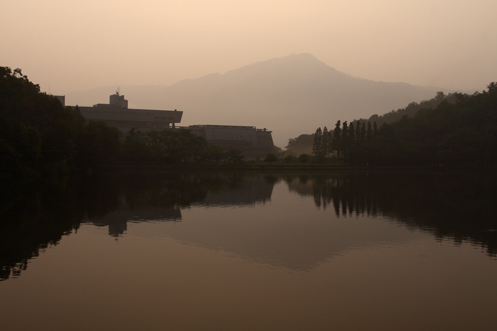 京都、宝ヶ池の朝の風景。_f0105478_0584653.jpg
