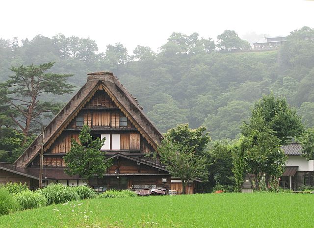 雨の白川郷　２_c0036317_0113281.jpg