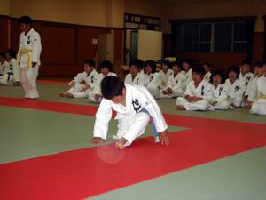 柔道スポーツ少年団昇級審査会_d0010630_915454.jpg