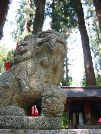 岩木山神社 稲荷大明神の狛犬 弘前市百沢 あちゃこちゃばやばや 岩木山神社 稲荷大明神の狛犬 弘前市百沢 あちゃこちゃばやばや
