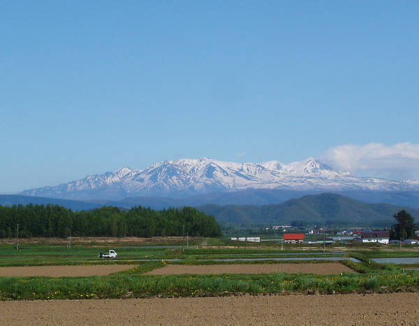 大雪山山系の眺めーカムイミンタラ　サロマ湖一泊旅行その14_d0117900_12351556.jpg